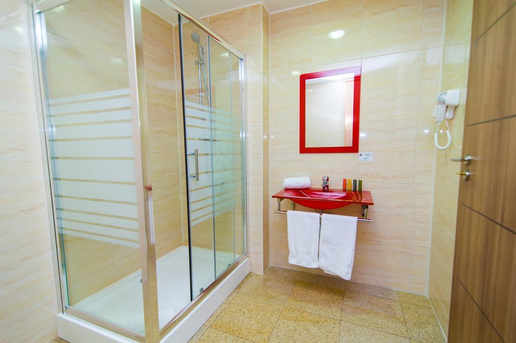 Dbh Bucharest Hotel Eksteriør billede