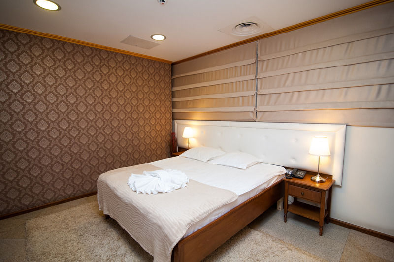 Dbh Bucharest Hotel Eksteriør billede