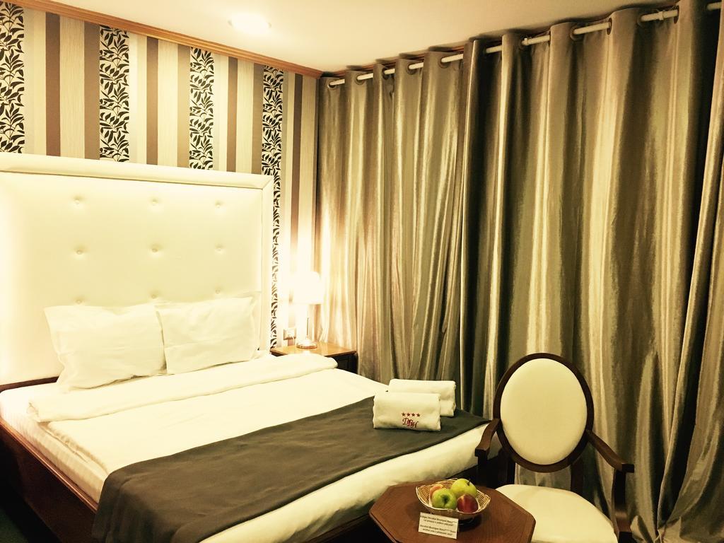 Dbh Bucharest Hotel Eksteriør billede