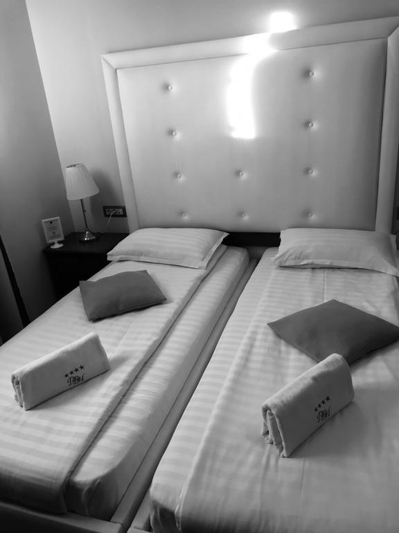 Dbh Bucharest Hotel Eksteriør billede