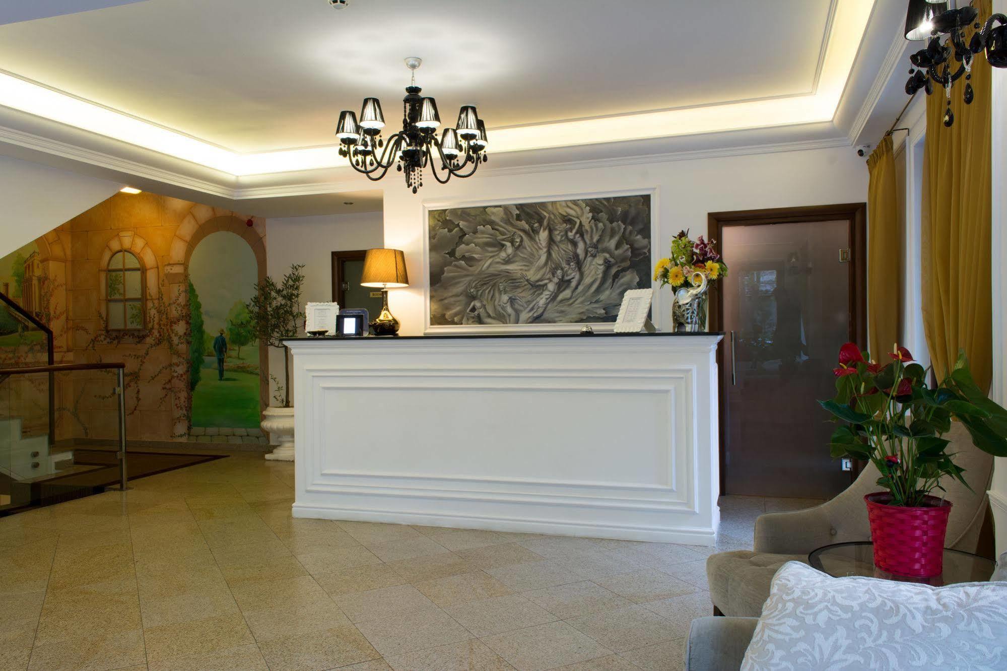 Dbh Bucharest Hotel Eksteriør billede