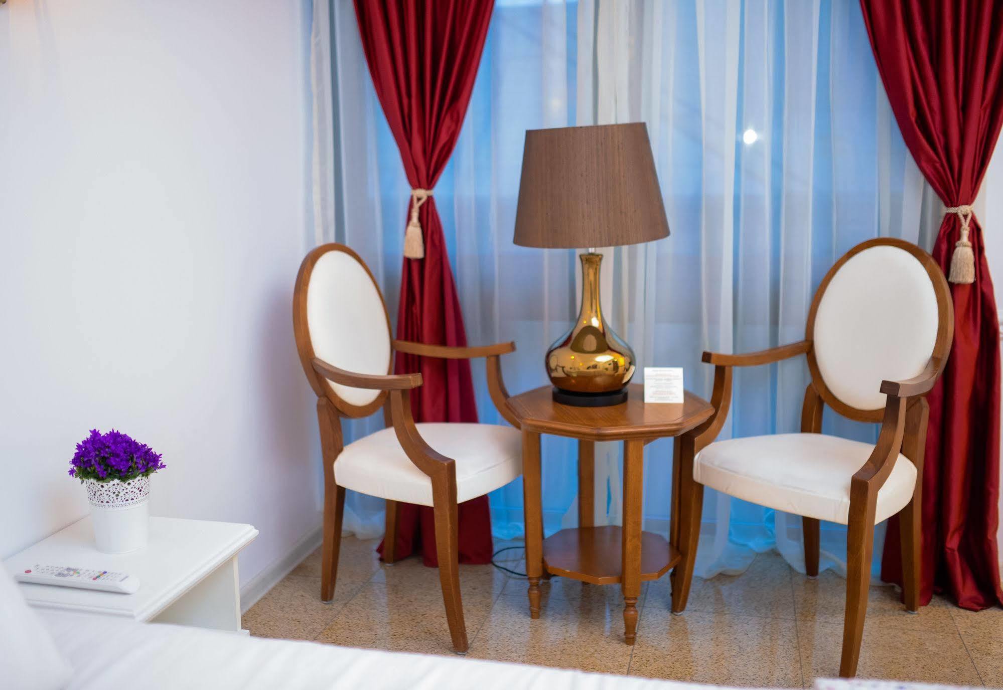 Dbh Bucharest Hotel Eksteriør billede