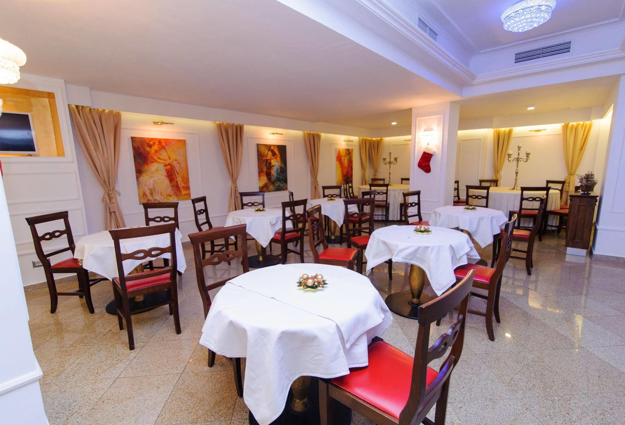 Dbh Bucharest Hotel Eksteriør billede