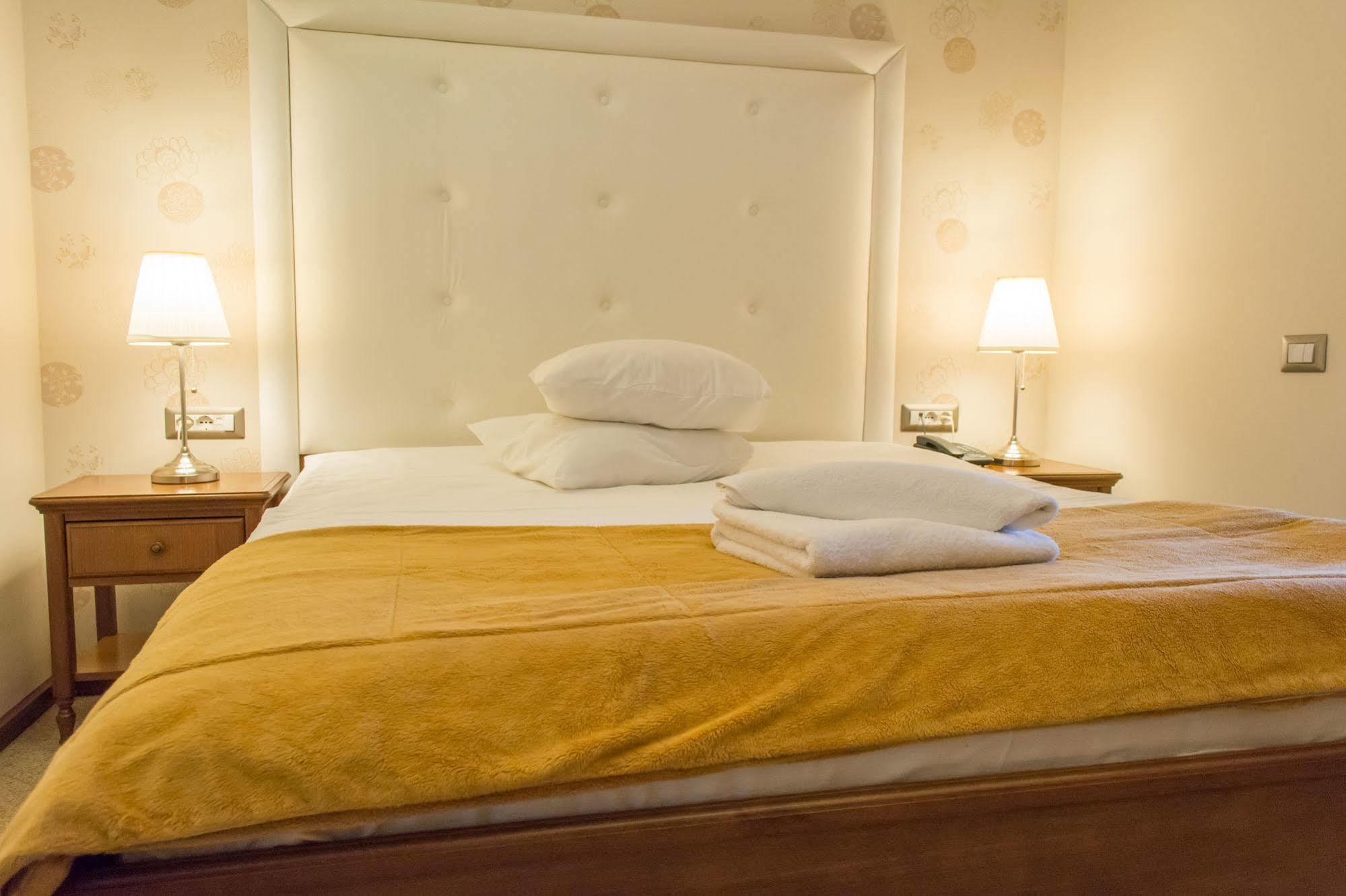 Dbh Bucharest Hotel Eksteriør billede