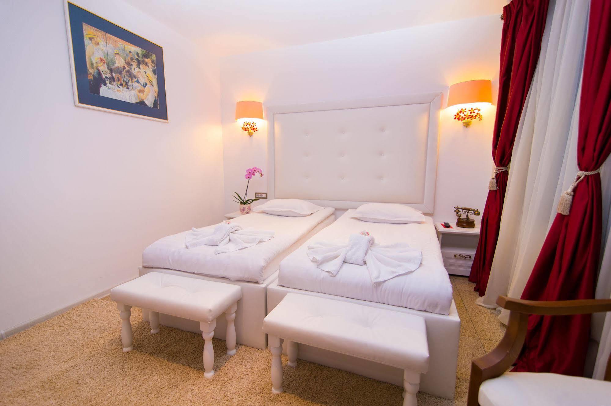 Dbh Bucharest Hotel Eksteriør billede