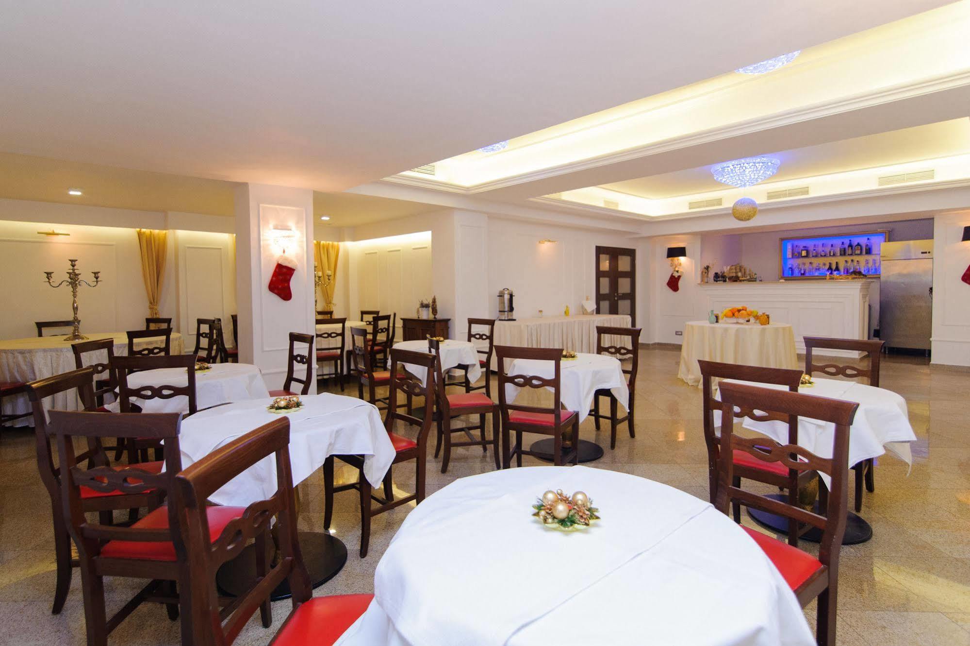 Dbh Bucharest Hotel Eksteriør billede