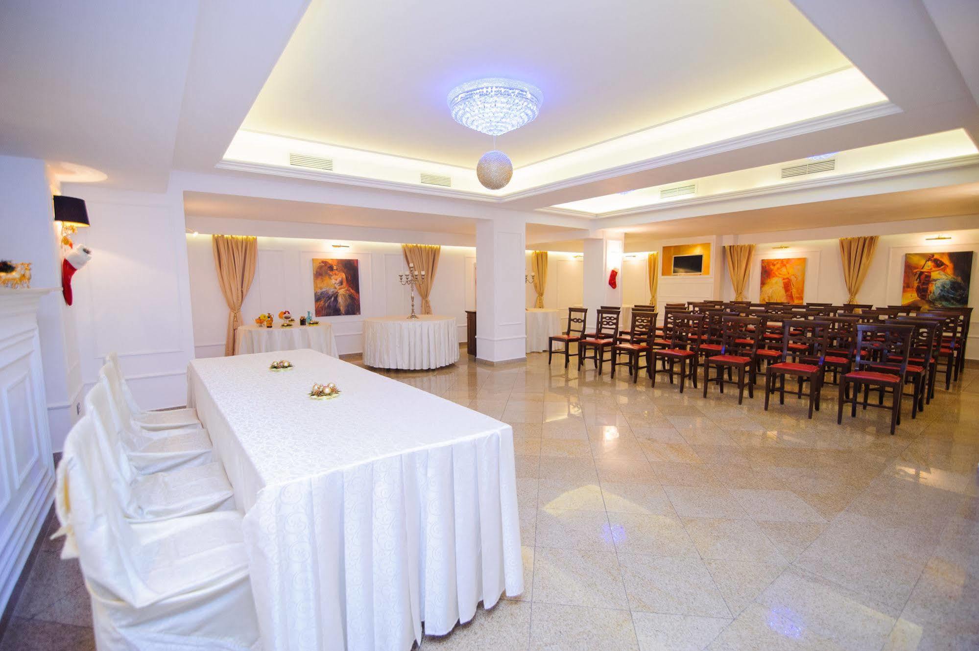 Dbh Bucharest Hotel Eksteriør billede